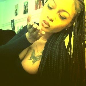 Meet your Posher, Janasia